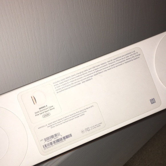 Rose Gold Apple Watch Series 5 - Picture 16 of 17